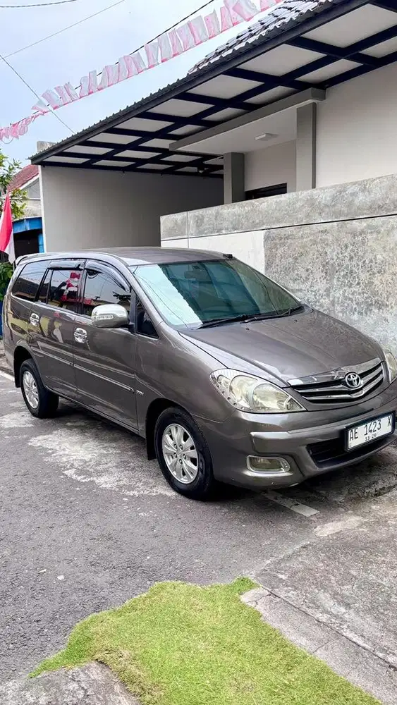 Innova tahun 2010