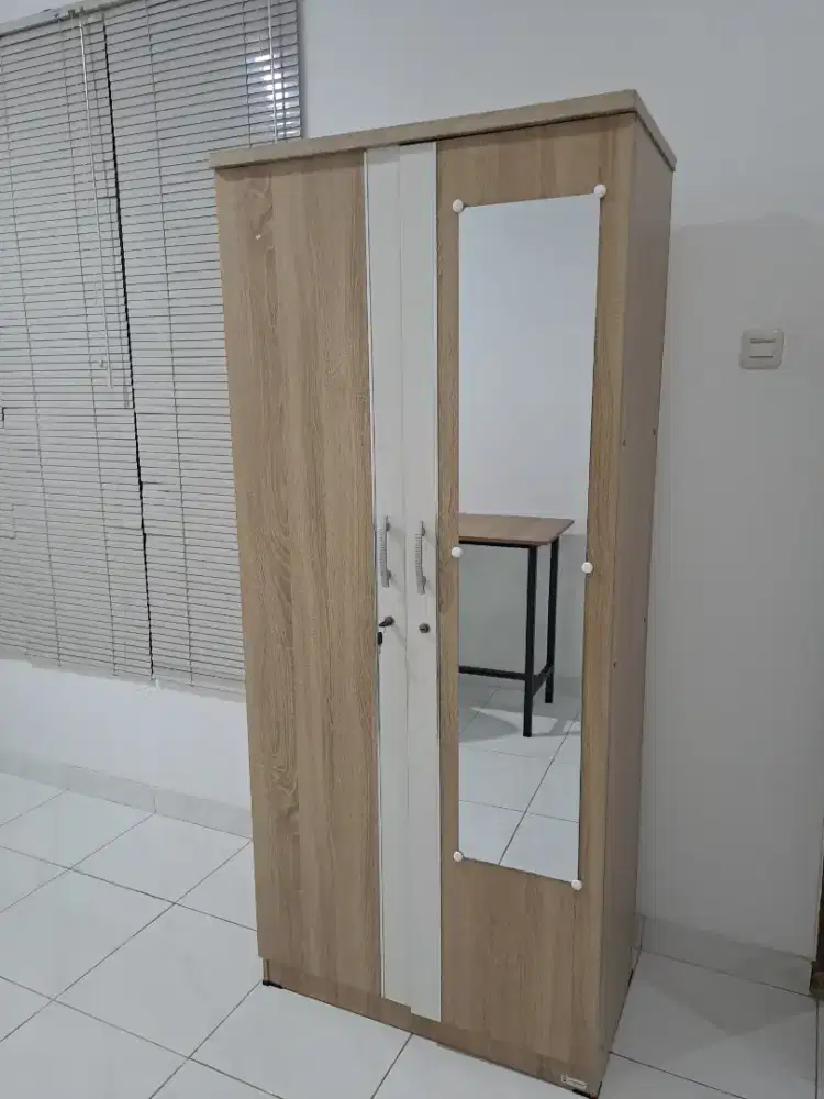 1 set furniture kamar (bed 160x200 gudho, lemari, meja rias, nakas)