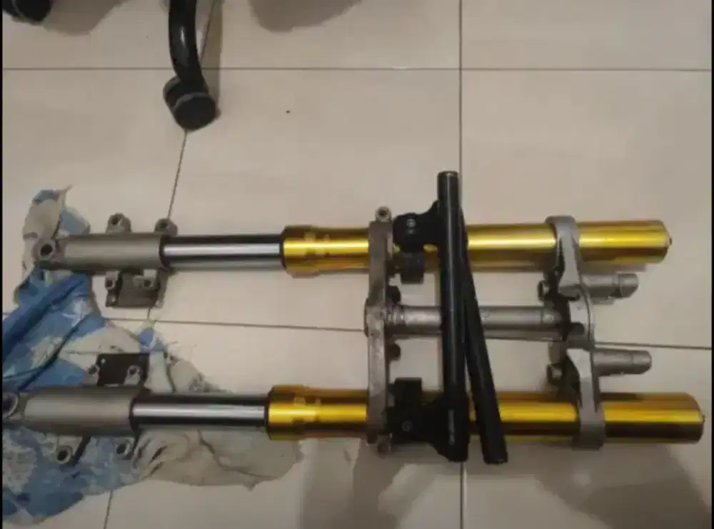 Upsidedown (after-market) R15 V3, Vixion Old/New