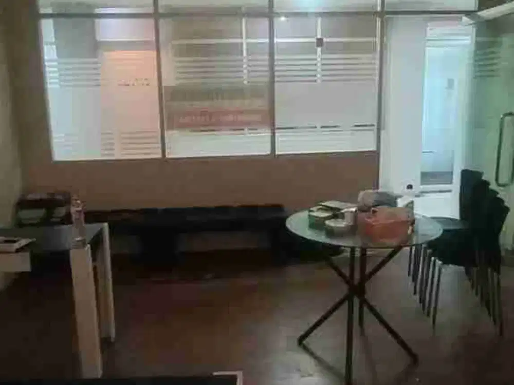 Ruangan Kantor disewakan tahunan di Apartemen Menteng Square Jakpus