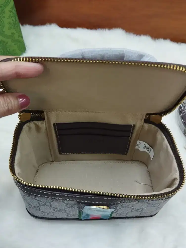 Tas gucci kosmetik dan lain lain