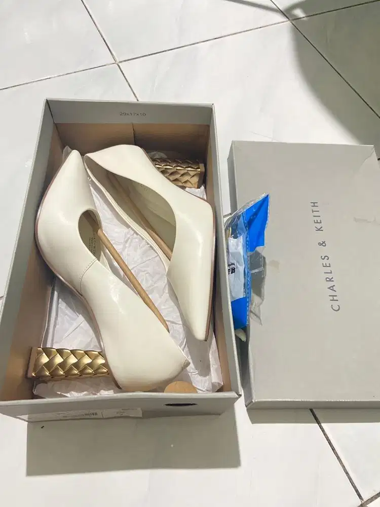 High heels Charles & Keith (original mall)