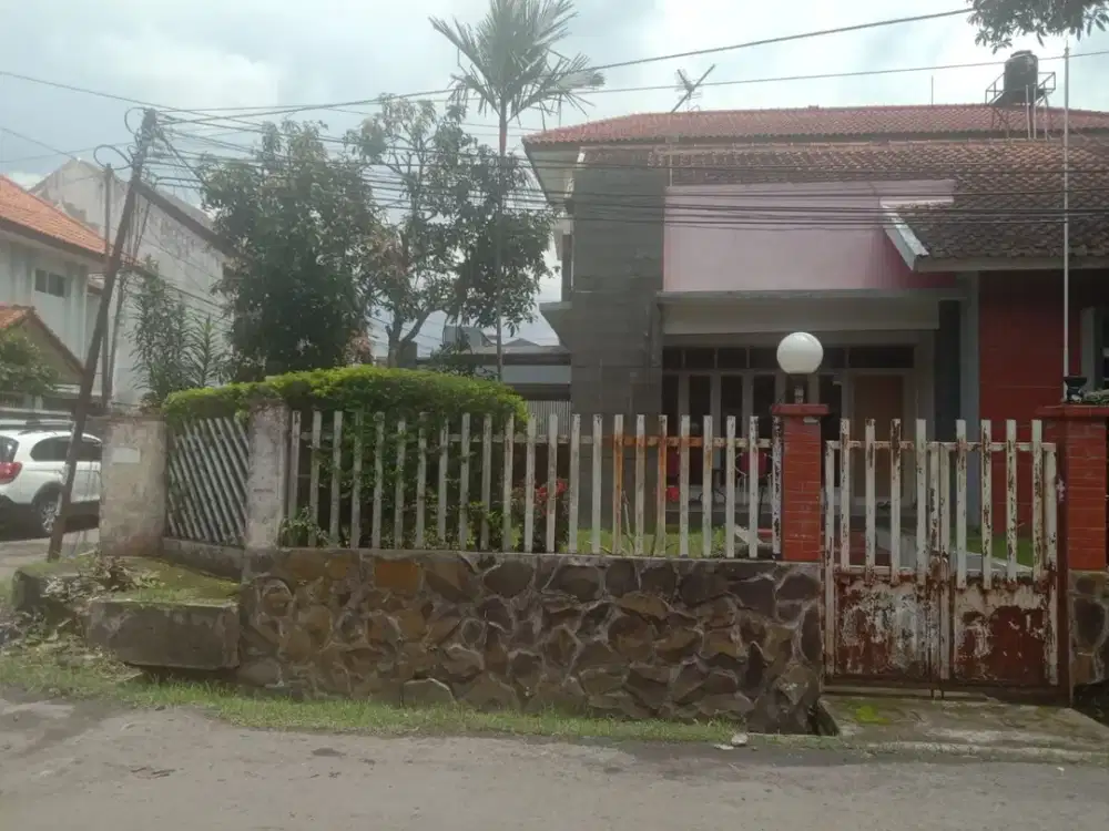 Jual cpt Rumah Hitung tanah lokasi sarijadi Cocok buat usaha kosan