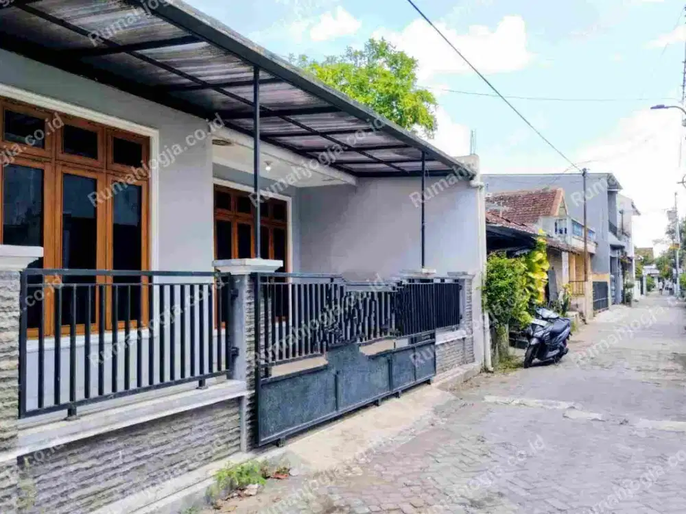 rumah sangat strategis pusat kota mantrijeron kodya