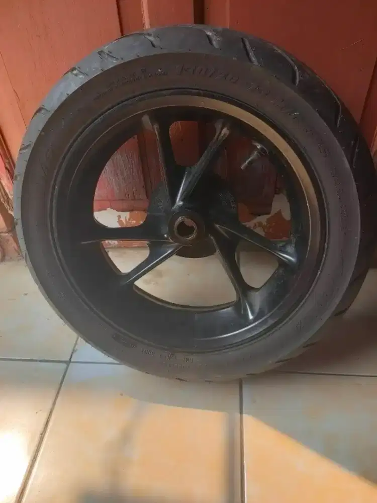Roda depan dan belakang Yamaha NMAX OLD dan Bannya siap pake