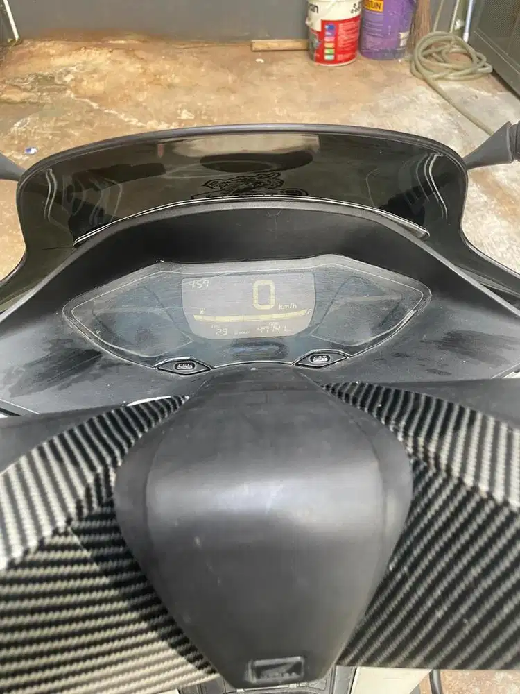 Di jual honda pcx 160cc tahun 2021