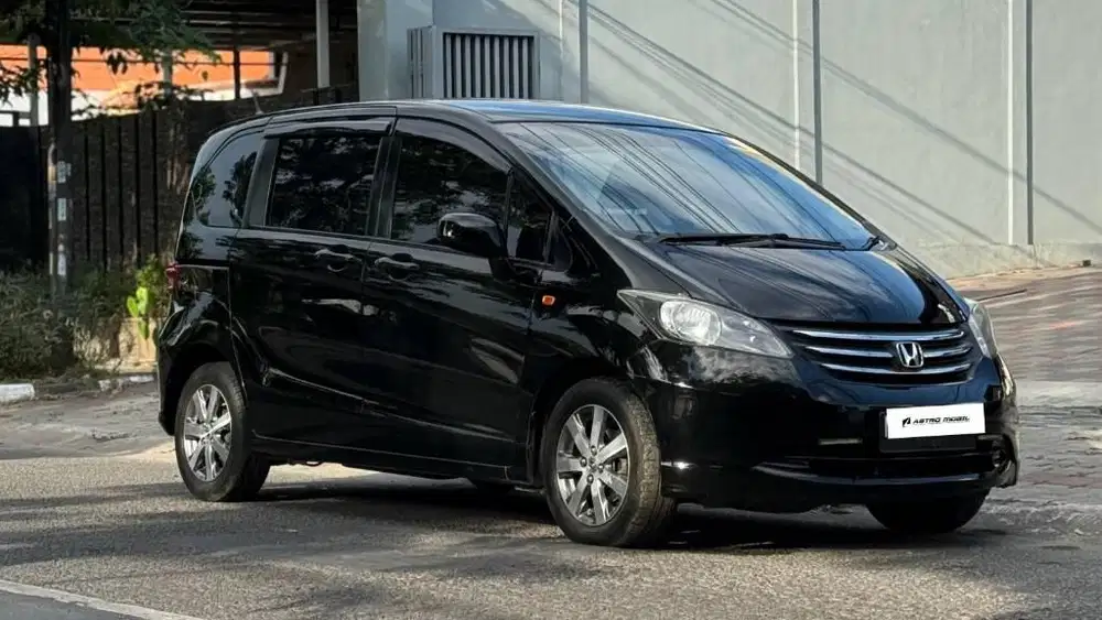 FREED E PSD 2010 / 2009  Matic Bagus Murah Kredut Surabaya Garansi