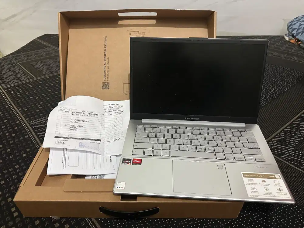 ASUS VIVO BOOK GO RYZEN 3  8-512 GB GARANSI PANJANG