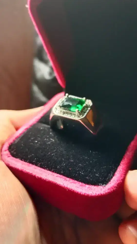 Cincin Batu Zamrud Columbia