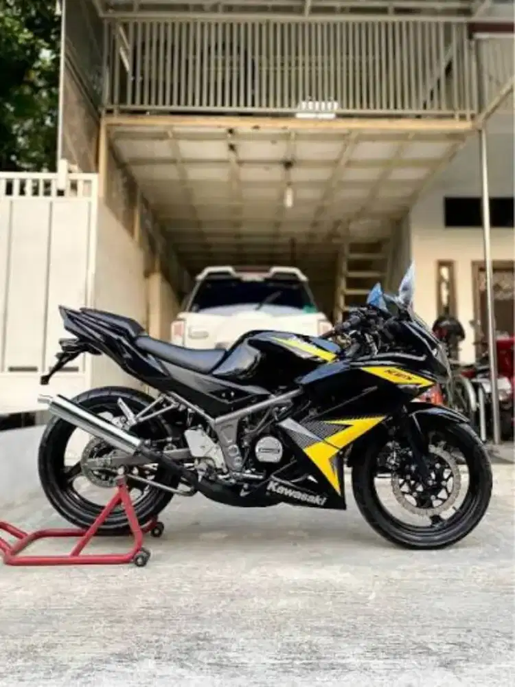 JualCpt90%LikeNew KM17Rb PjkSep26 KAWASAKI NINJA 150 RR 2014 SE 150RR