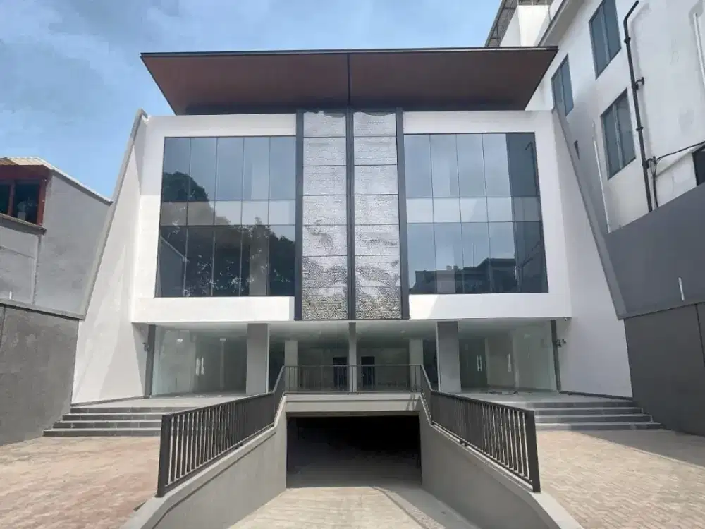 Brand New Gedung Duren Sawit Luas 1600m2 Ada Shaft Lift Strategis