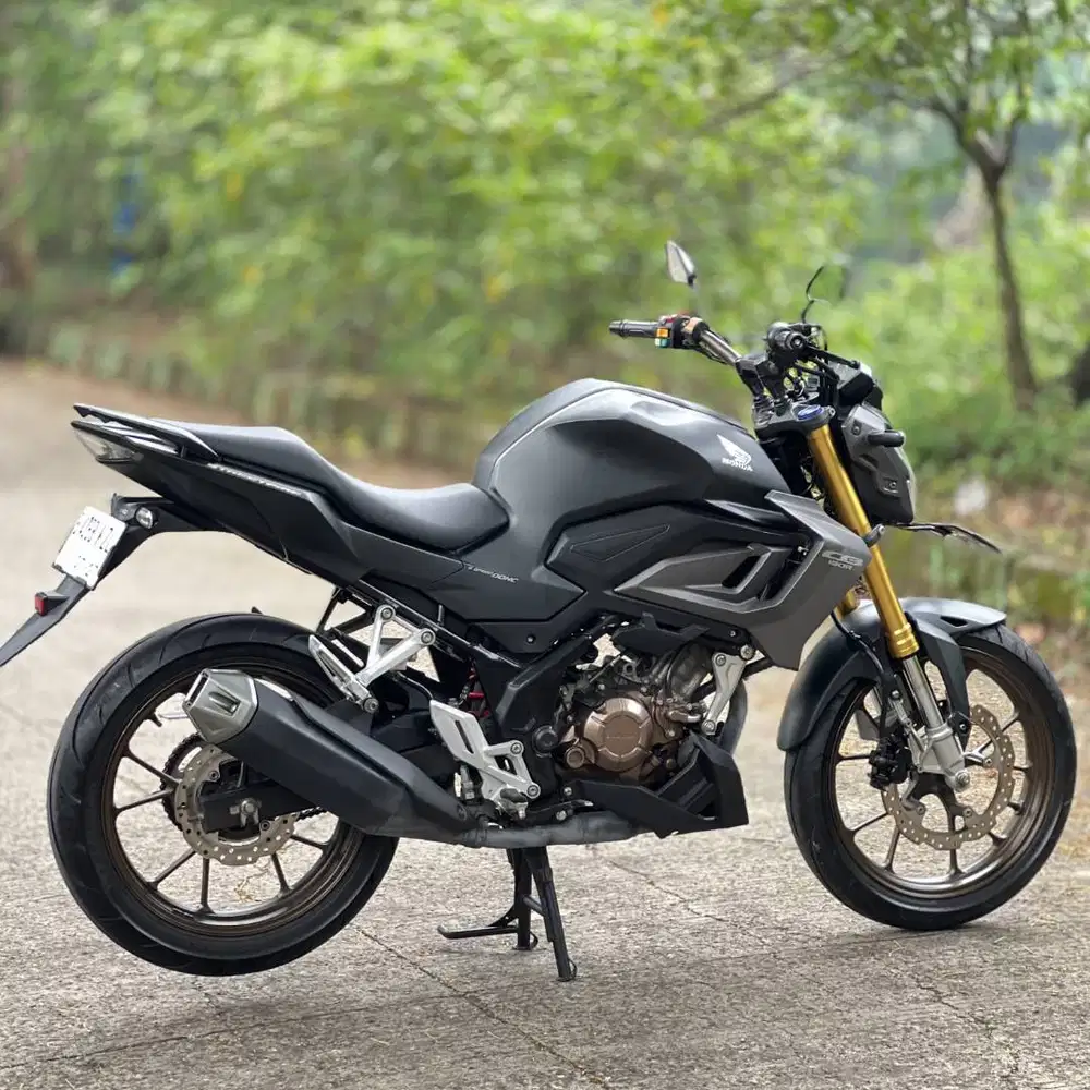 KM LOW! HONDA NEW CB 150R HITAM 2022 PAJAK PANJANG MULUS
