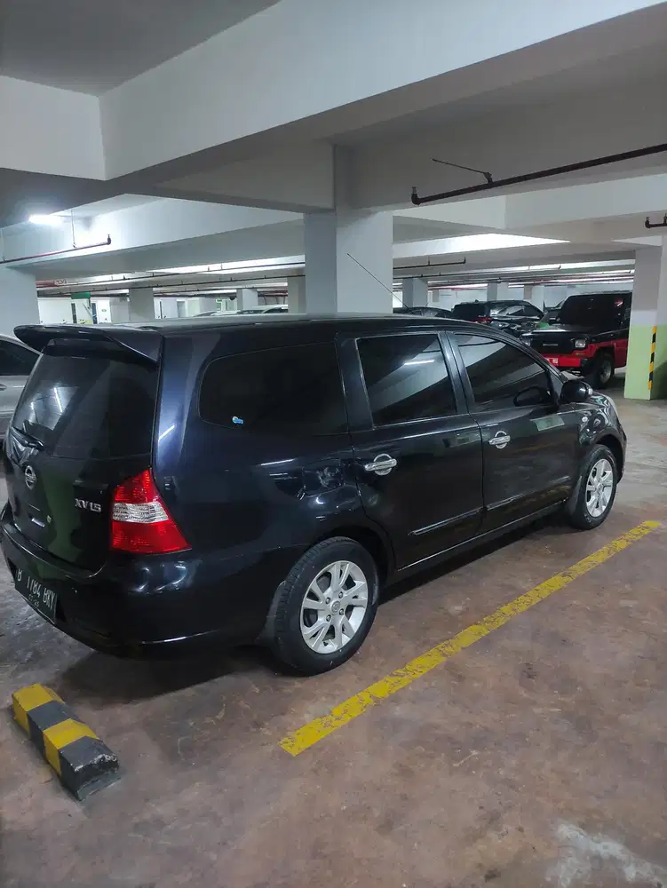 Nissan Grand livina 2011 Bensin