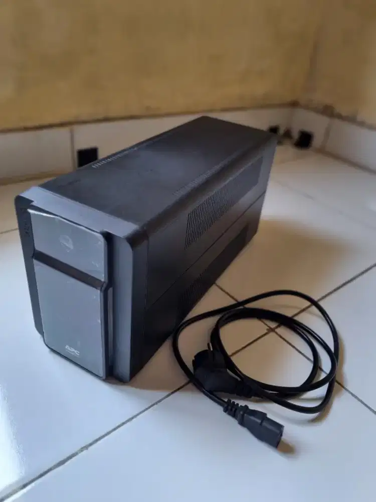 UPS APC Easy UPS BVX 1200VA 650W BVX1200LI-MS