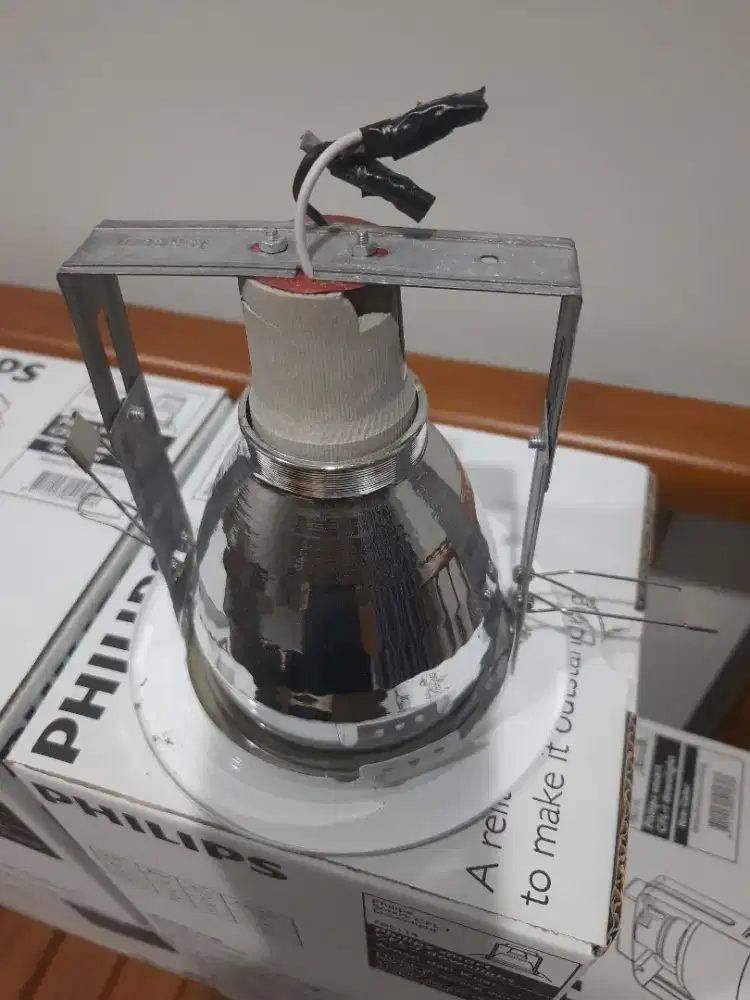 Pitting Lampu Downlight 3 inchi merk Isacom