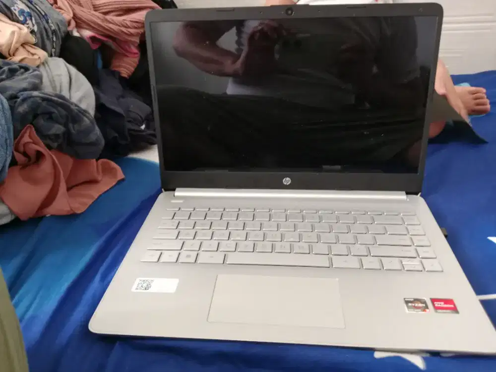 Laptop HP 14S -FQ1009AU Ryzen 3 5300U RAM 8GB SSD 512GB NVME.
