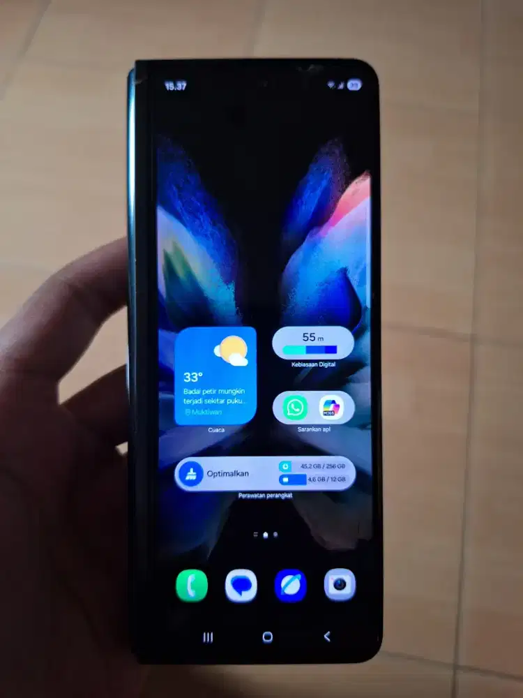 Samsung Galaxy Z Fold 3