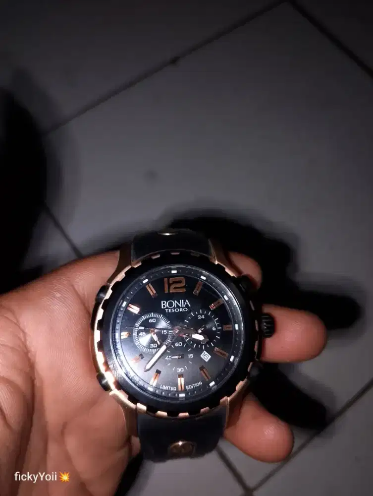 Jam tangan pria YTTA