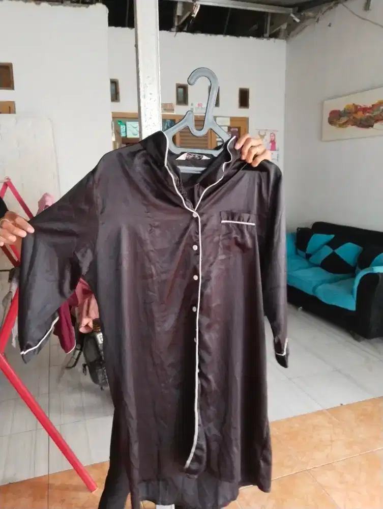 Baju bekas wanita