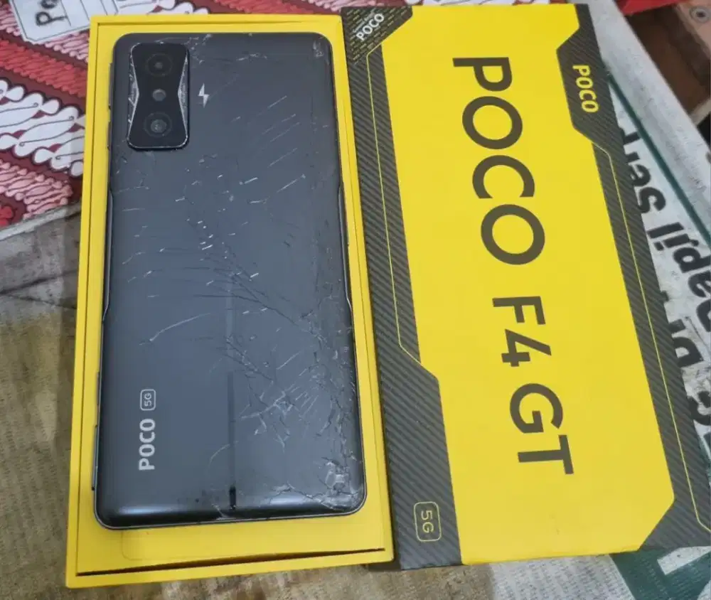 Poco F4 GT ram 12/256