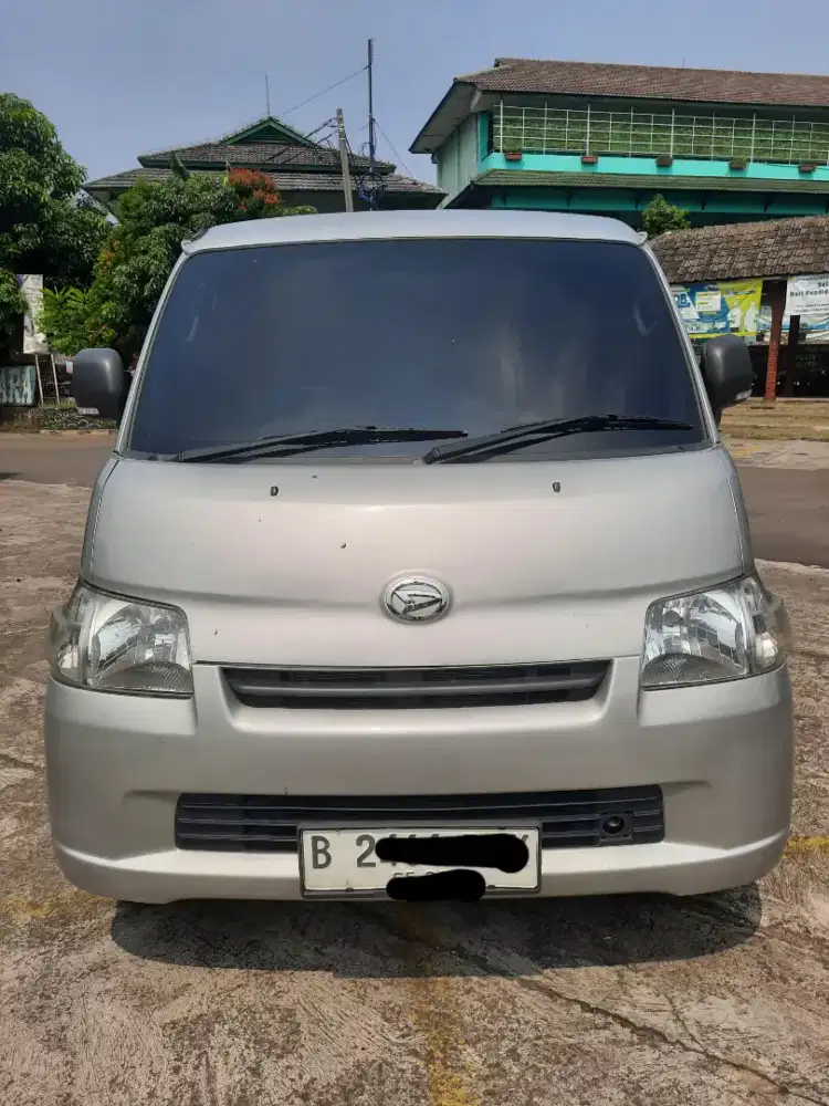 Daihatsu Gran Max Minibus