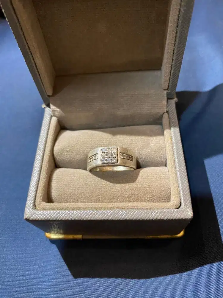 Cincin berlian asli dengan ring perak