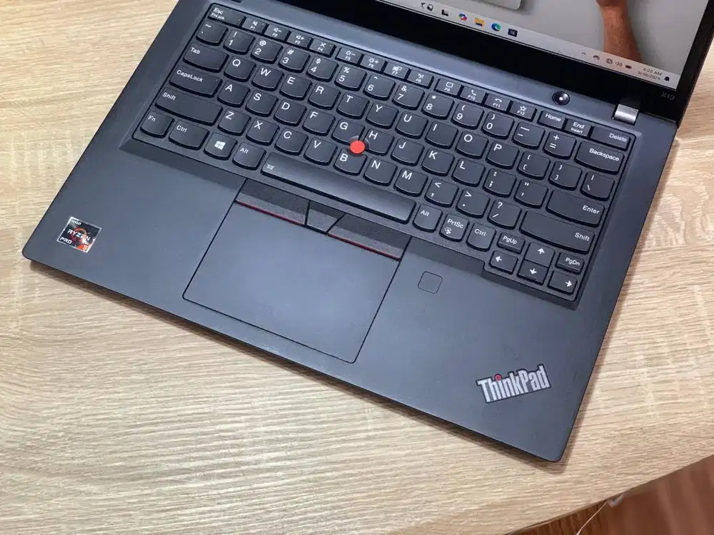 Lenovo Thinkpad X13 AMD Ryzen 5 RAM 16GB VGA Radeon Graphics Layar FHD