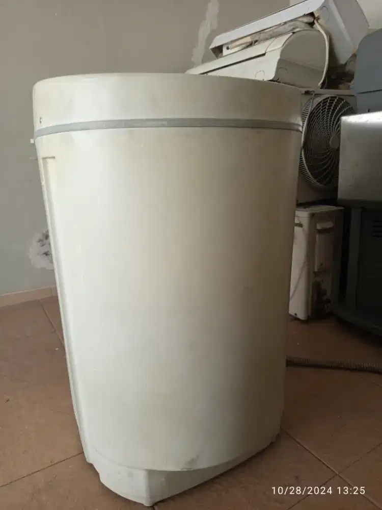LIPPO CIKARANG, JUAL MESIN CUCI 1 tabung SHARP 8 kg (bekas)