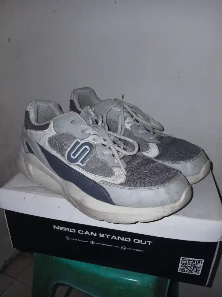 SEPATU UNERD 219 RUNNING