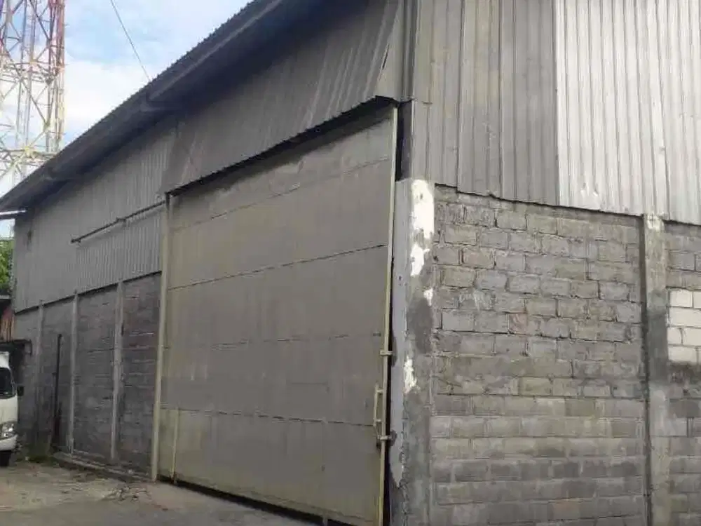 Disewakan Gudang tropodo bangunan baru luas 360 m2