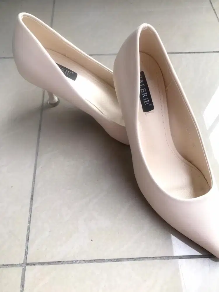 Sepatu Heels Warna Putih Size 35 Like New