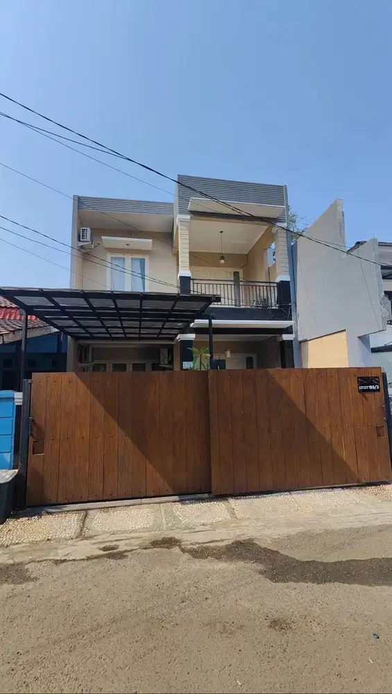 Disewakan Rumah Exclusive Full Furnish Komplek Taman Buaran Indah