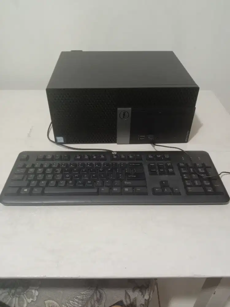 PC Dell i3 gen 7
Ram 4 GG
HDD 500gg