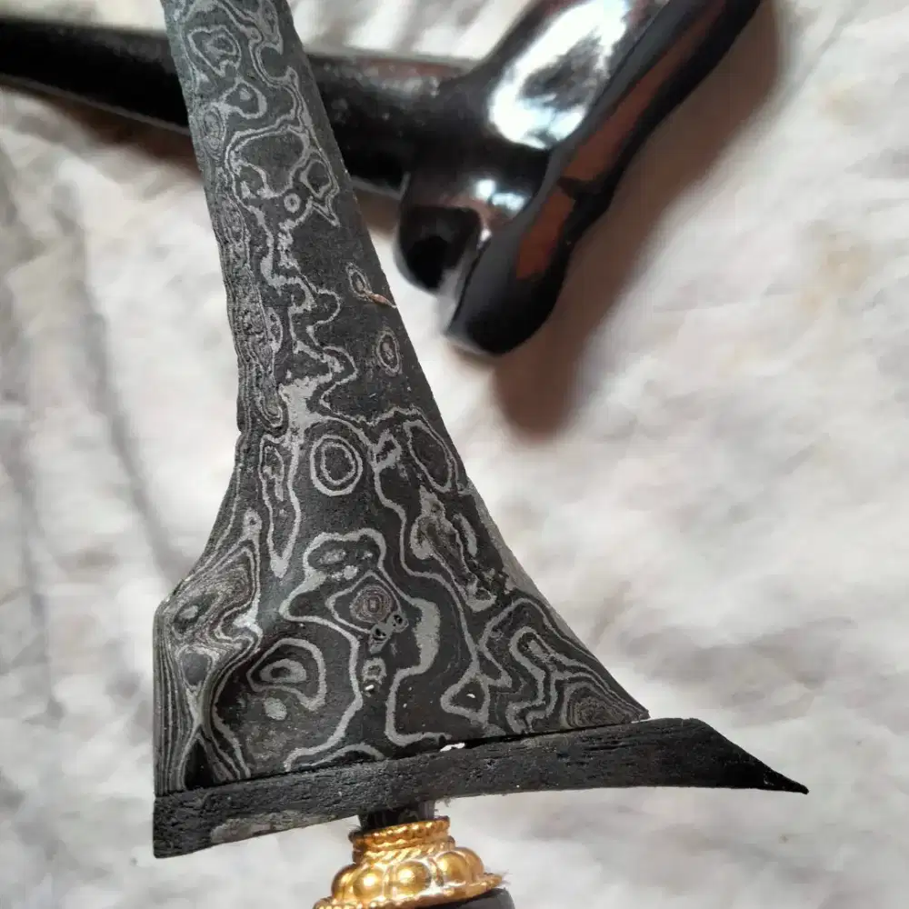 keris sepuh pusaka Jalak Tilam pamor udan mas est pajajaran awal