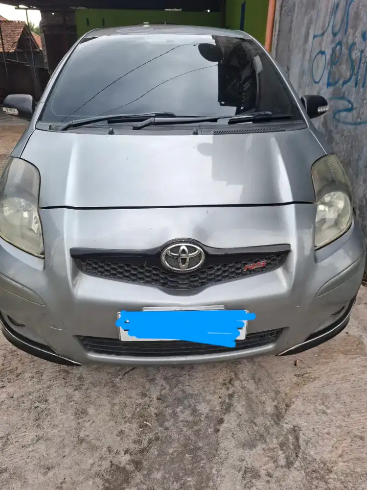 TOYOTA YARIS TIPE E TAHUN 2010