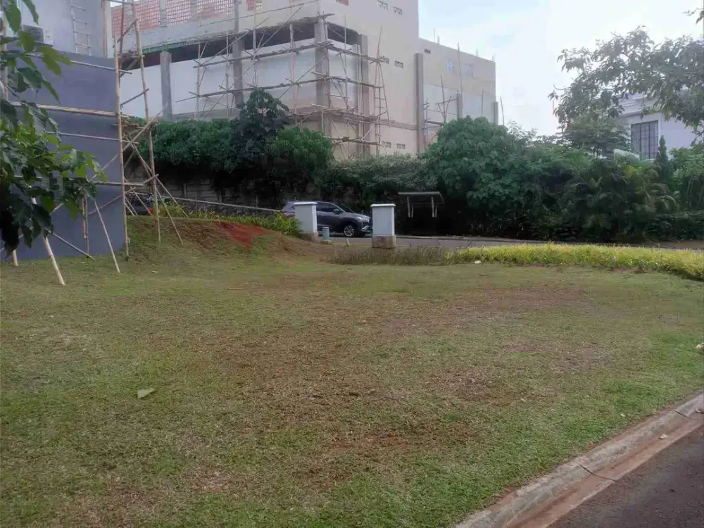 Di jual Kavling Hoek Strategis.