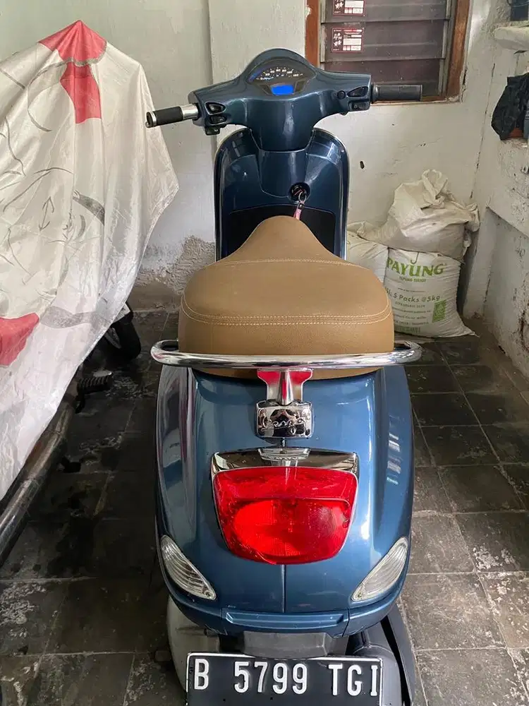 Jual vespa lx 125 iget tahun 2020