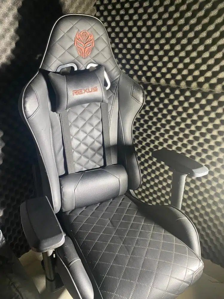Kursi gaming rexus / pemakaian saja / kaki kaki penggerak smuanya nrml