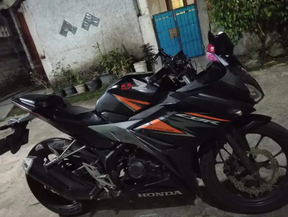 HONDA CBR 150 2018