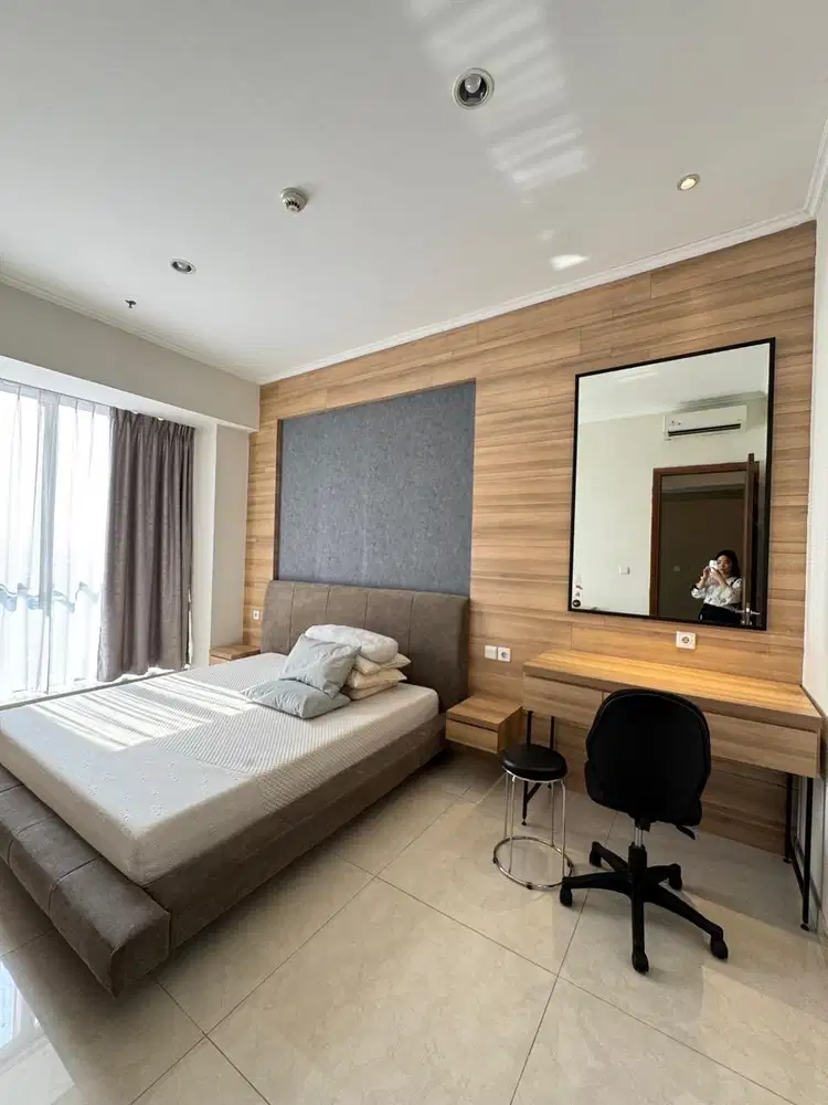 disewakan 2+1 bedroom full furnish taman anggrek residence