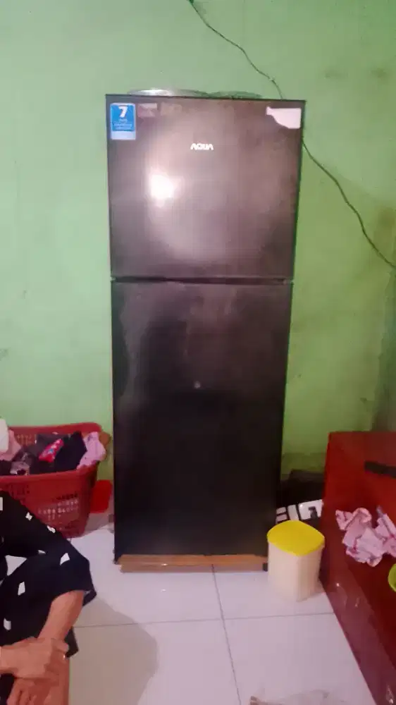 Kulkas merk Aqua 2 pintu