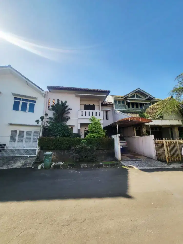 Di jual rumah luas mewah dalam perumahan permata cikunir