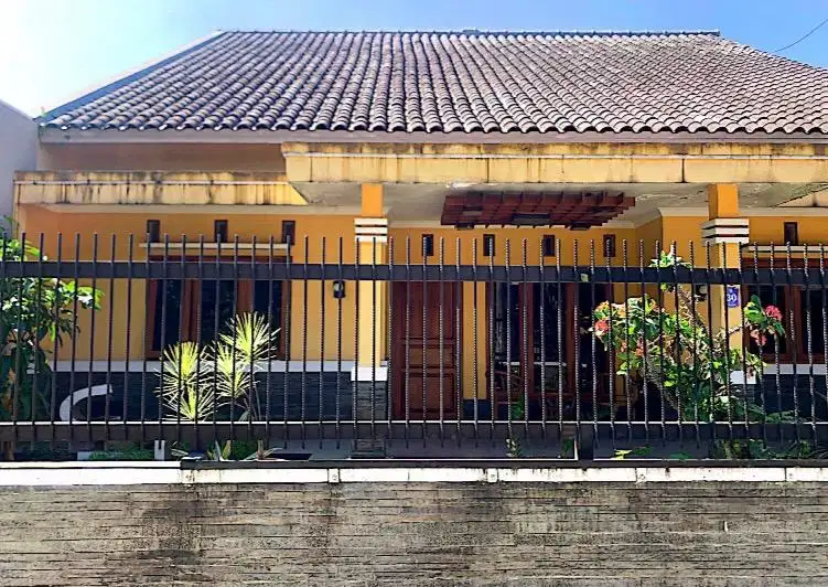 Rumah Tropikal Full Furnished di Arcamanik Bandung
