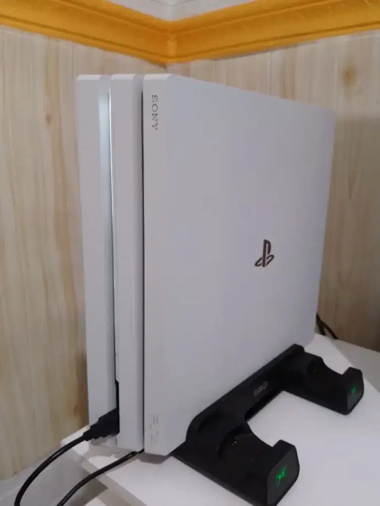 PS4 Pro - Playstation 4 Pro 1TB ORIGINAL SONY Mulus