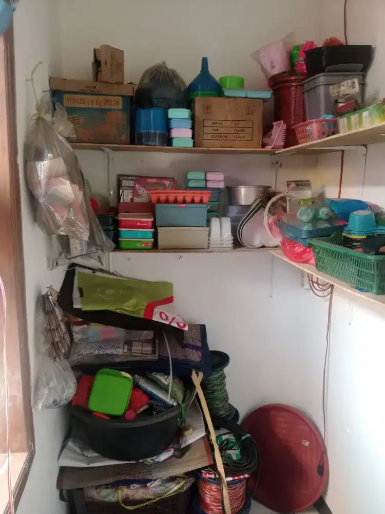 Di jual lelang semua barang