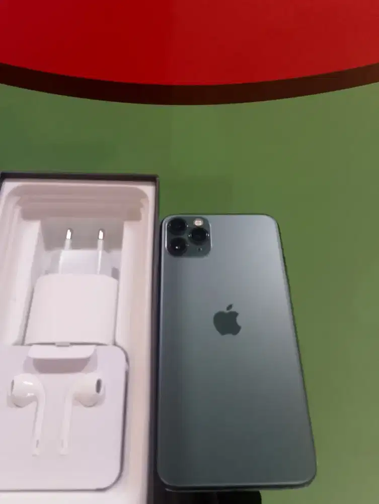 Iphone 11 pro max 256gb terlebih apple