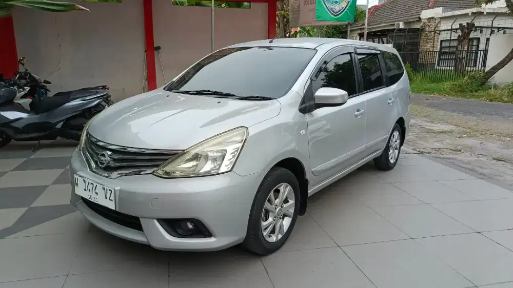 Nissan New Grand Livina XV MT 2015 Facelift Istimewa pjk Baru