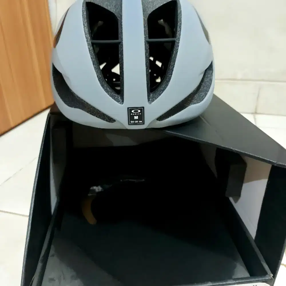 Jual Helm Sepeda Oakly baru