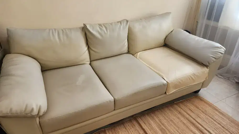 Sofa besar nyaman