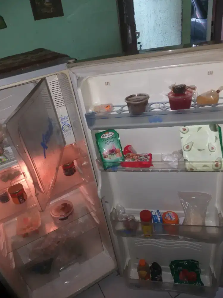 Kulkas 1 pntu sharep auto defrost sgt dngin bgt free ongkir llmove
